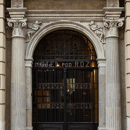 Pod Roza Szálloda