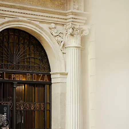 ホテル ポッド ロザ