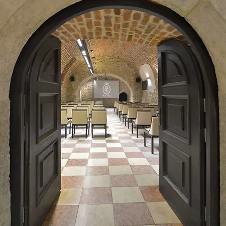 ホテル ポッド ロザ クラクフ